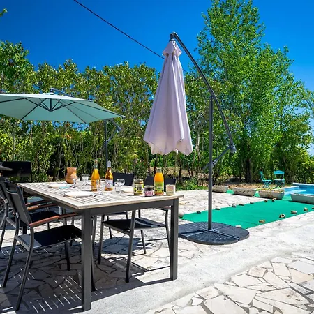 Coustalou - Private Pool & Valley View بيت للعطل *