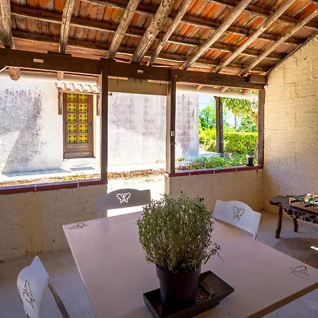 Coustalou - Private Pool & Valley View بيت للعطل *